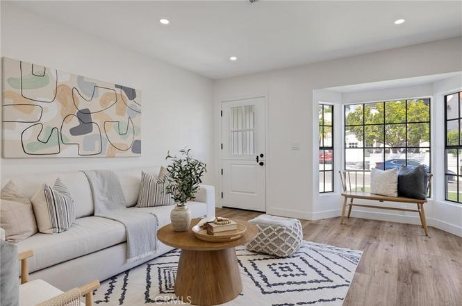 1618 Spreckels Ln - Photo 3 of 16