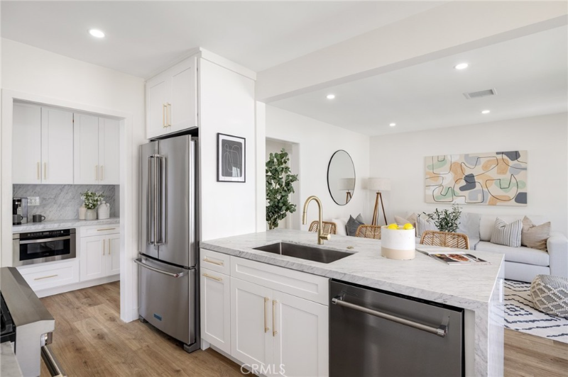 1618 Spreckels Ln - Photo 4 of 16