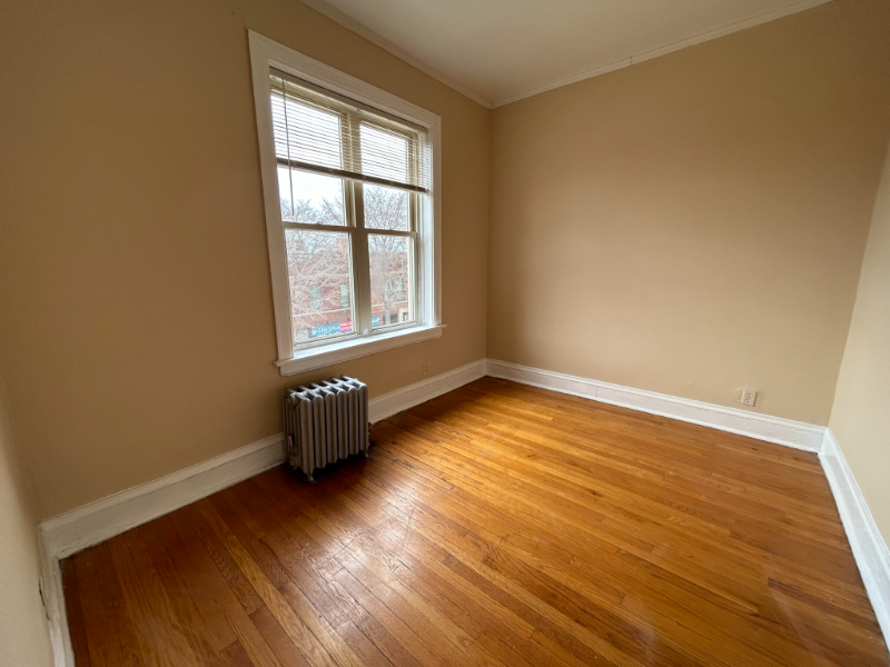 4751 N Kenneth Ave #3 - Photo 3 of 8