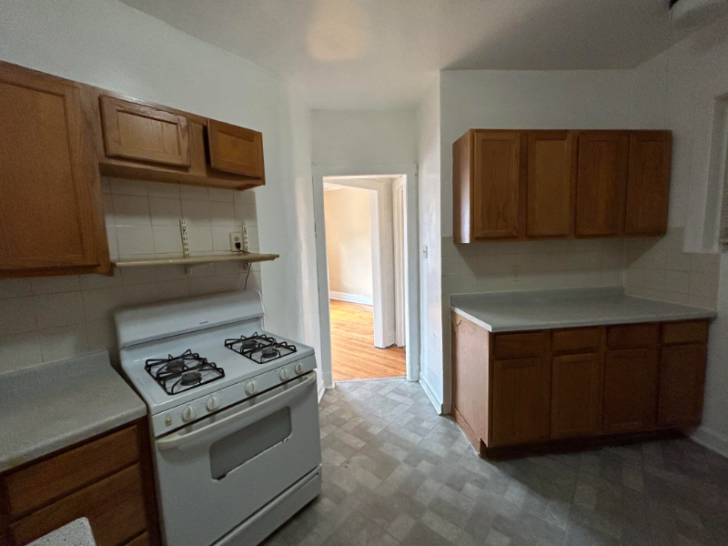 4751 N Kenneth Ave #3 - Photo 4 of 8