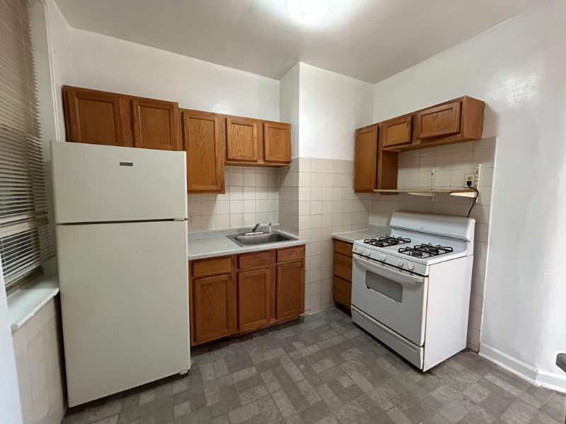 4751 N Kenneth Ave #3 - Photo 5 of 8