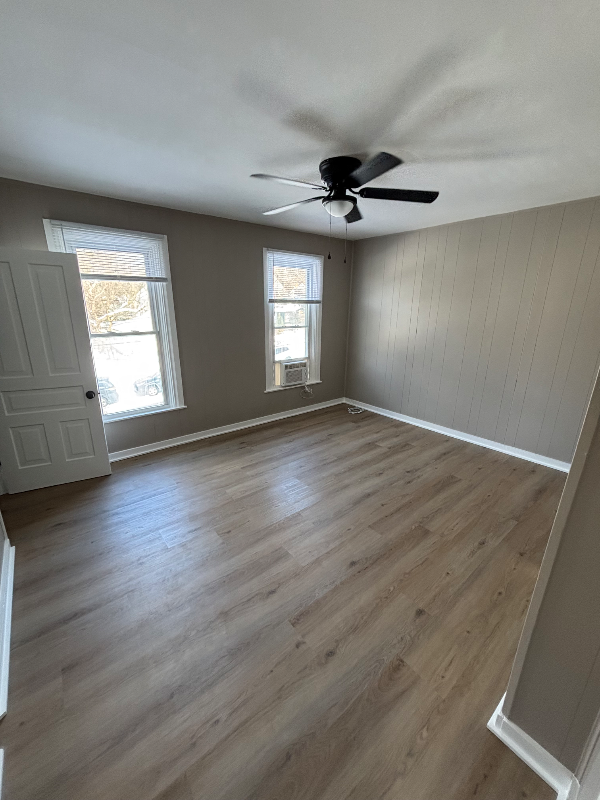 28 Caledonia St Ne #2 - Photo 4 of 7