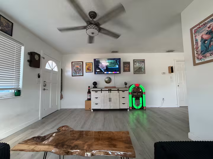 5758 20th Ave N - Photo 3 of 20