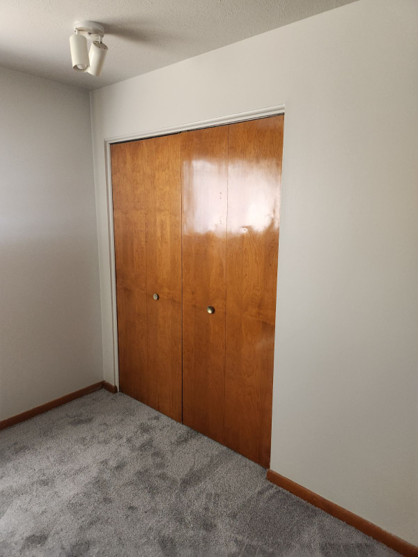 337 Pershing Ave Ne - Photo 3 of 7