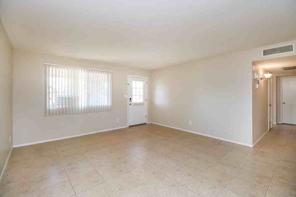 3039 S Kenneth Pl - Photo 3 of 16