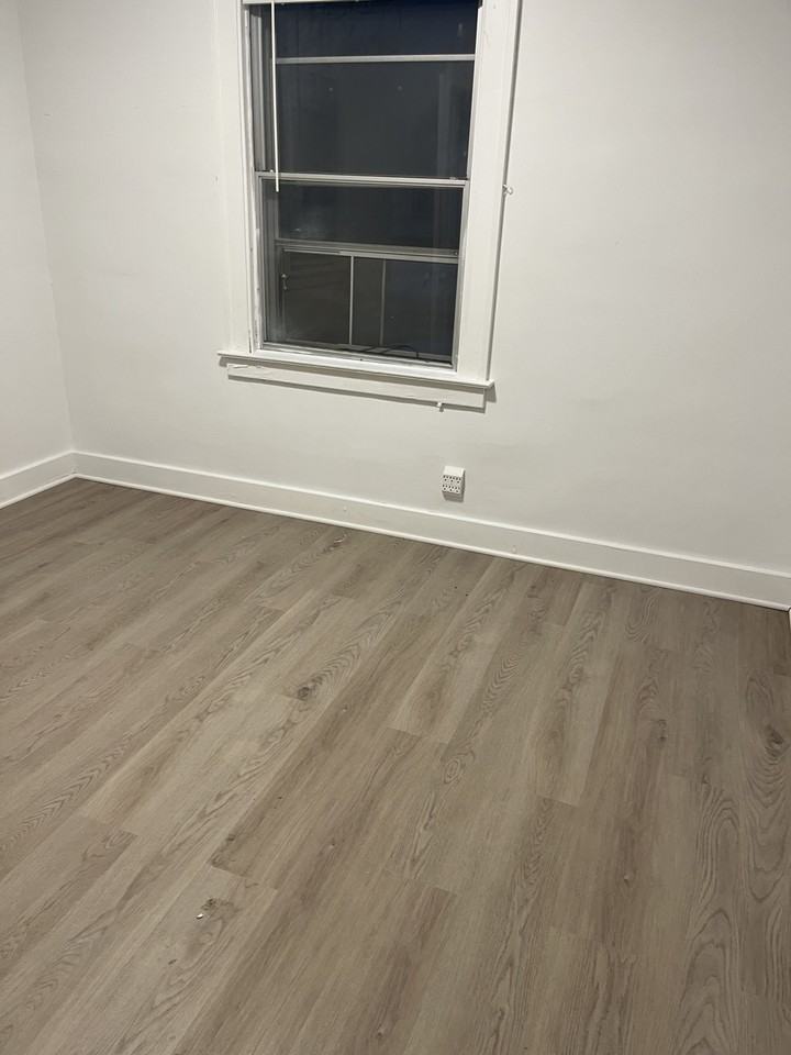 15429 Centralia - Photo 2 of 5