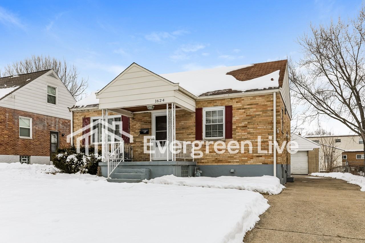 1624 Marilyn Ln - Photo 2 of 15