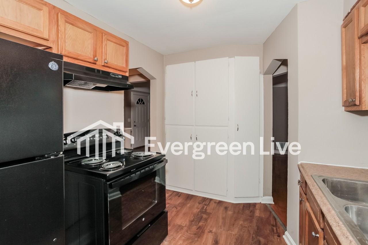 7034 Noble Ct - Photo 6 of 15