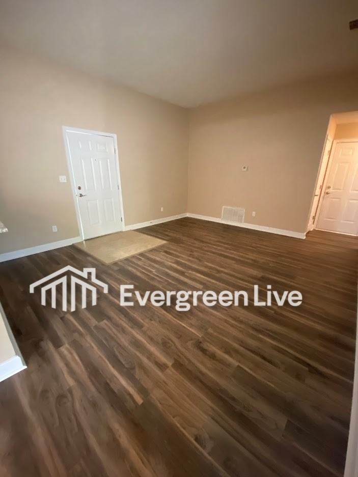 684 Carrier Dr - Photo 2 of 18