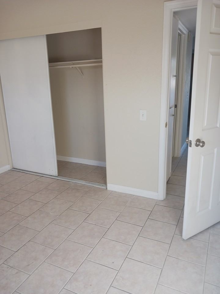 1220 N Lugo Ave #3C - Photo 3 of 5