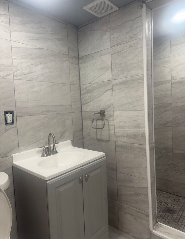 315 Biltmore St - Photo 3 of 14