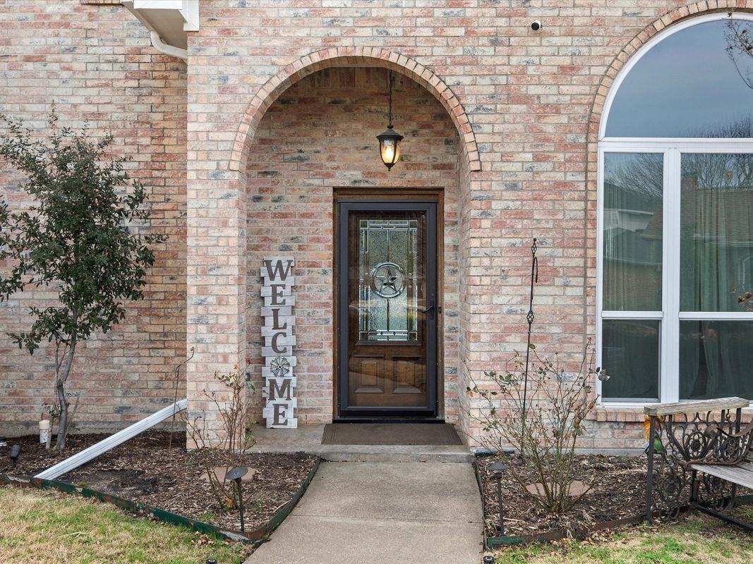 1103 Pawnee Ct - Photo 3 of 34