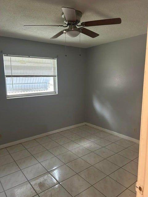 730 Nw 19th St ##B - Photo 4 of 6