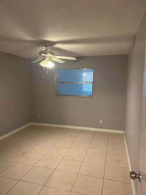 730 Nw 19th St ##B - Photo 5 of 6