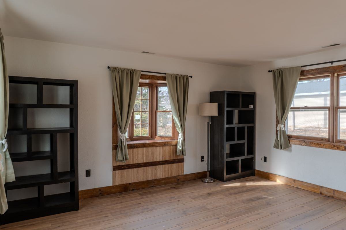 2060 N Morton Ave - Photo 6 of 21