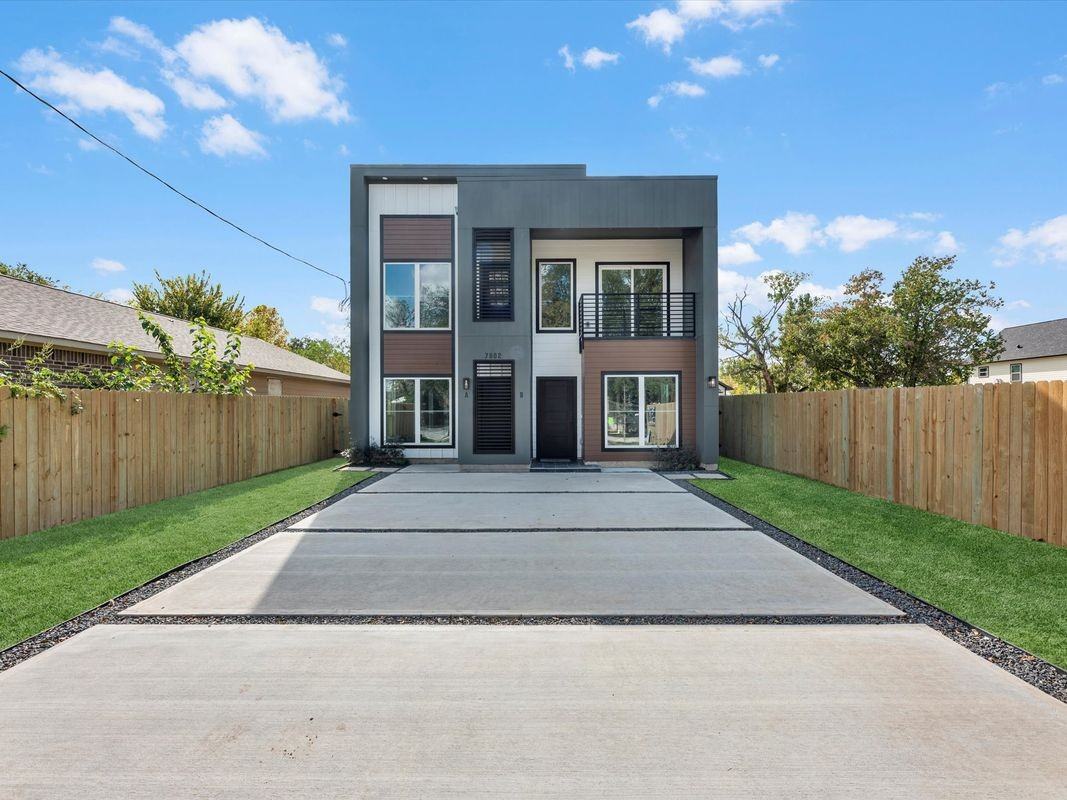 7802 Queen St ##A - Photo 2 of 40