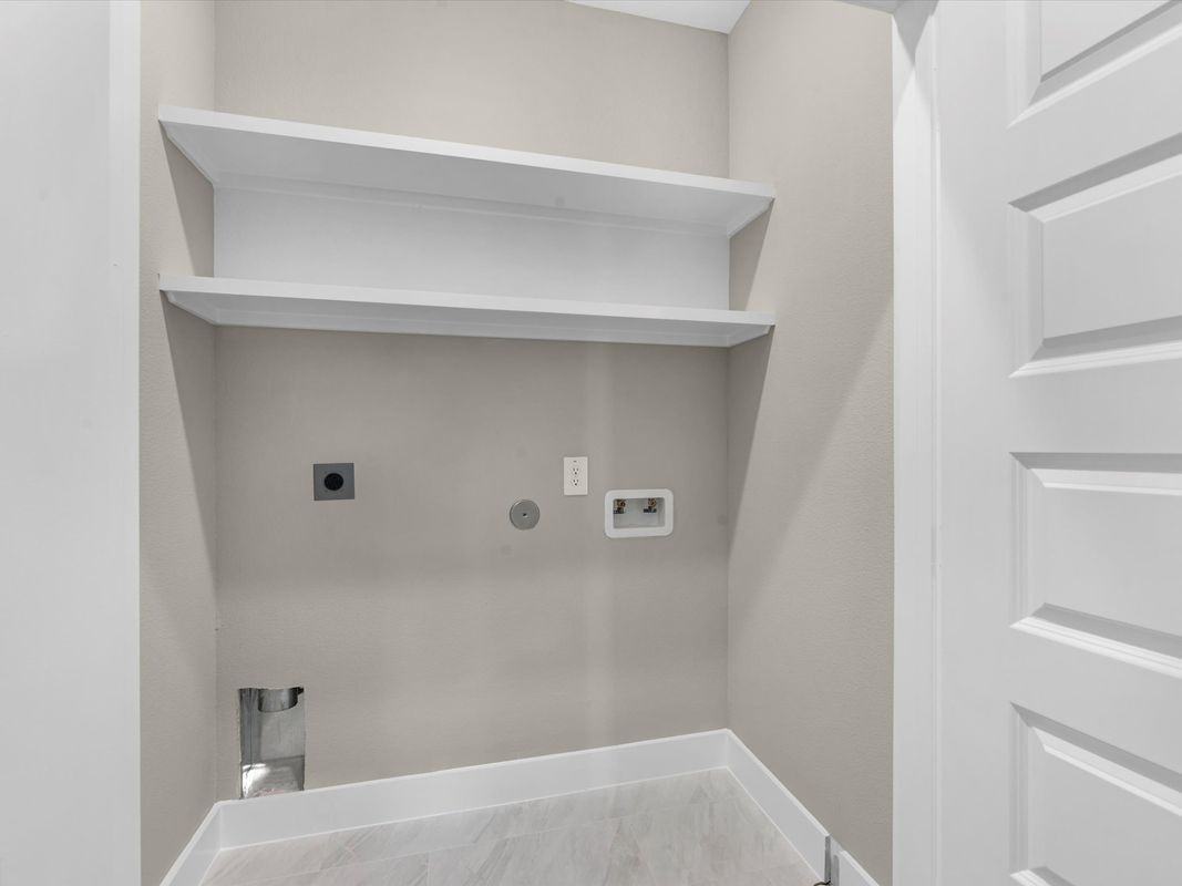 7802 Queen St ##A - Photo 4 of 40