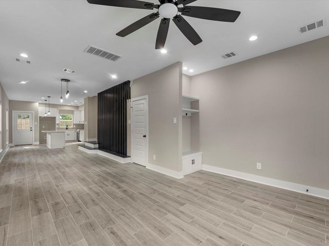 7802 Queen St ##A - Photo 7 of 40