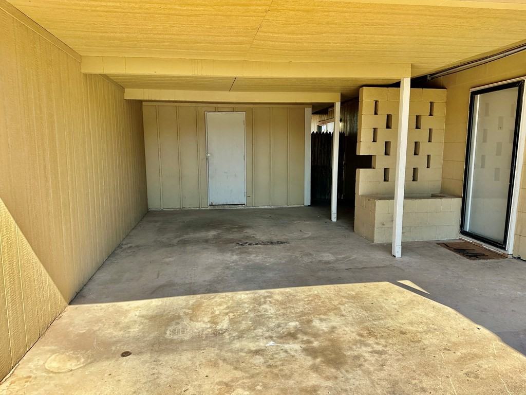 912 W 36th St #NA - Photo 6 of 8