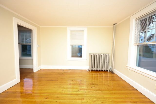 32 Sheppard Ave #32 - Photo 6 of 12