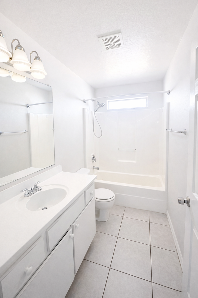 18549 Oriole Rd #1 - Photo 6 of 11