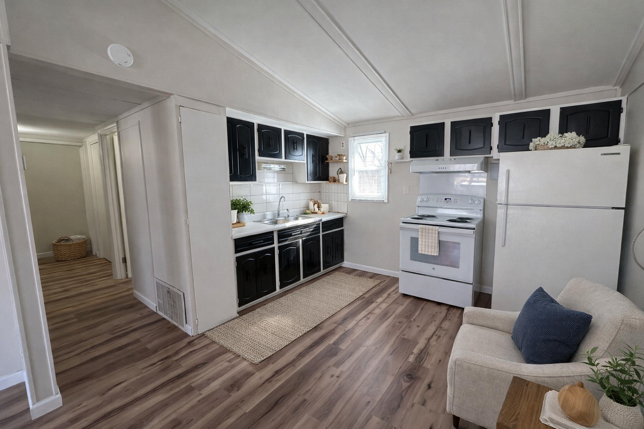 813 Elm St #4 - Photo 3 of 9