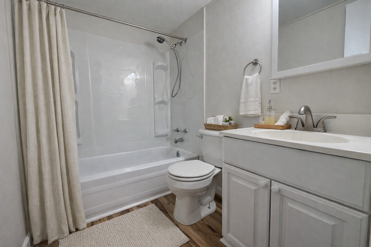 813 Elm St #4 - Photo 5 of 9