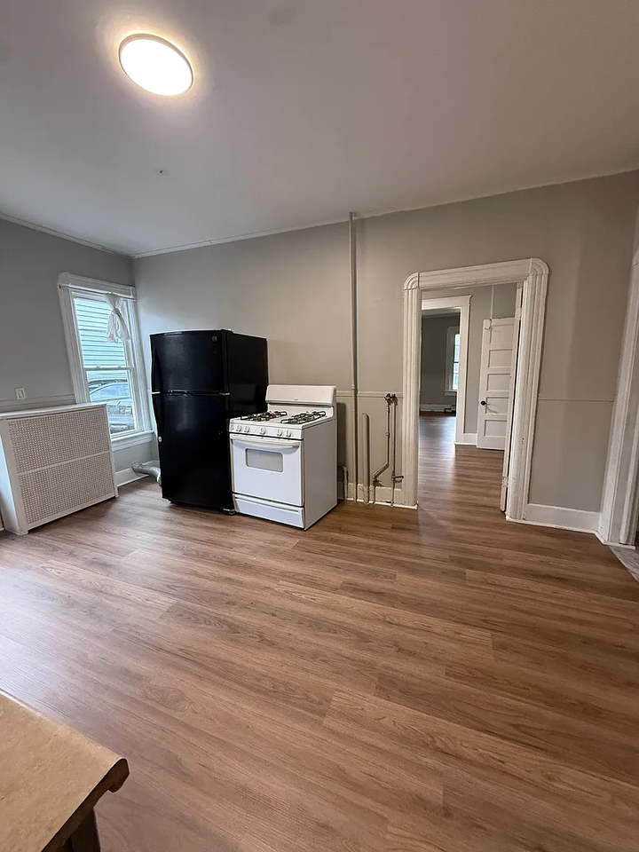 269 W Main St #1 - Photo 4 of 11