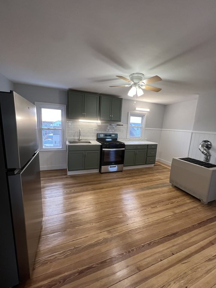 25 Babbitt St #3 - Photo 3 of 20