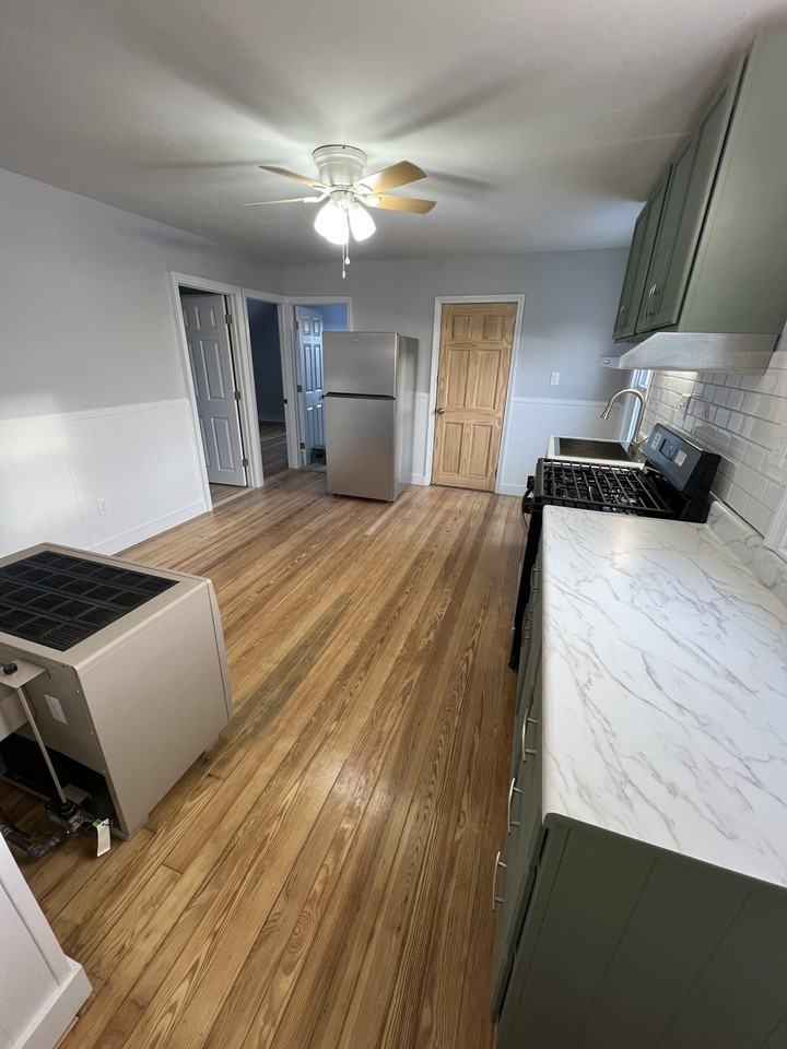 25 Babbitt St #3 - Photo 4 of 20