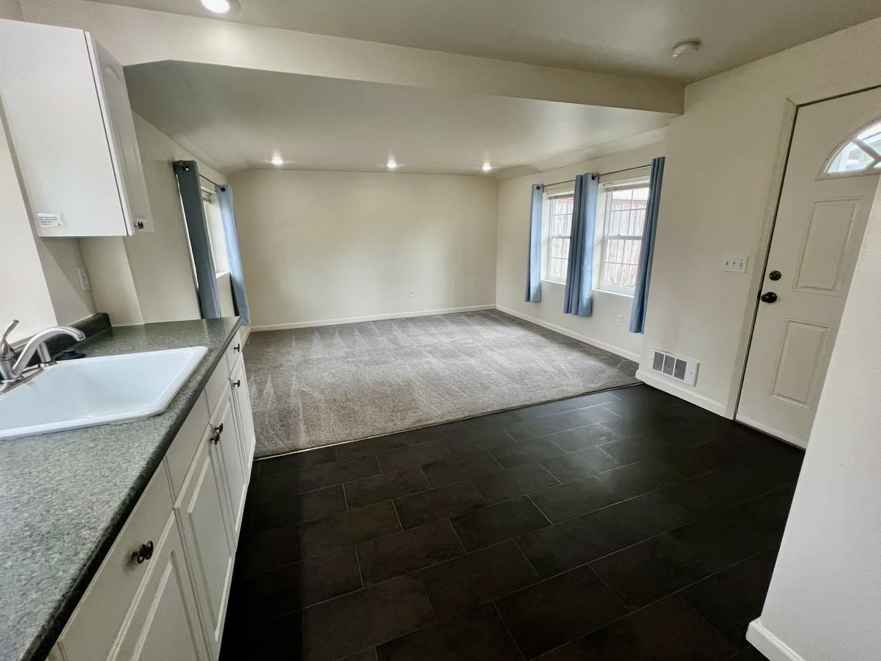 1601 E Coeur D Alene Ave #B