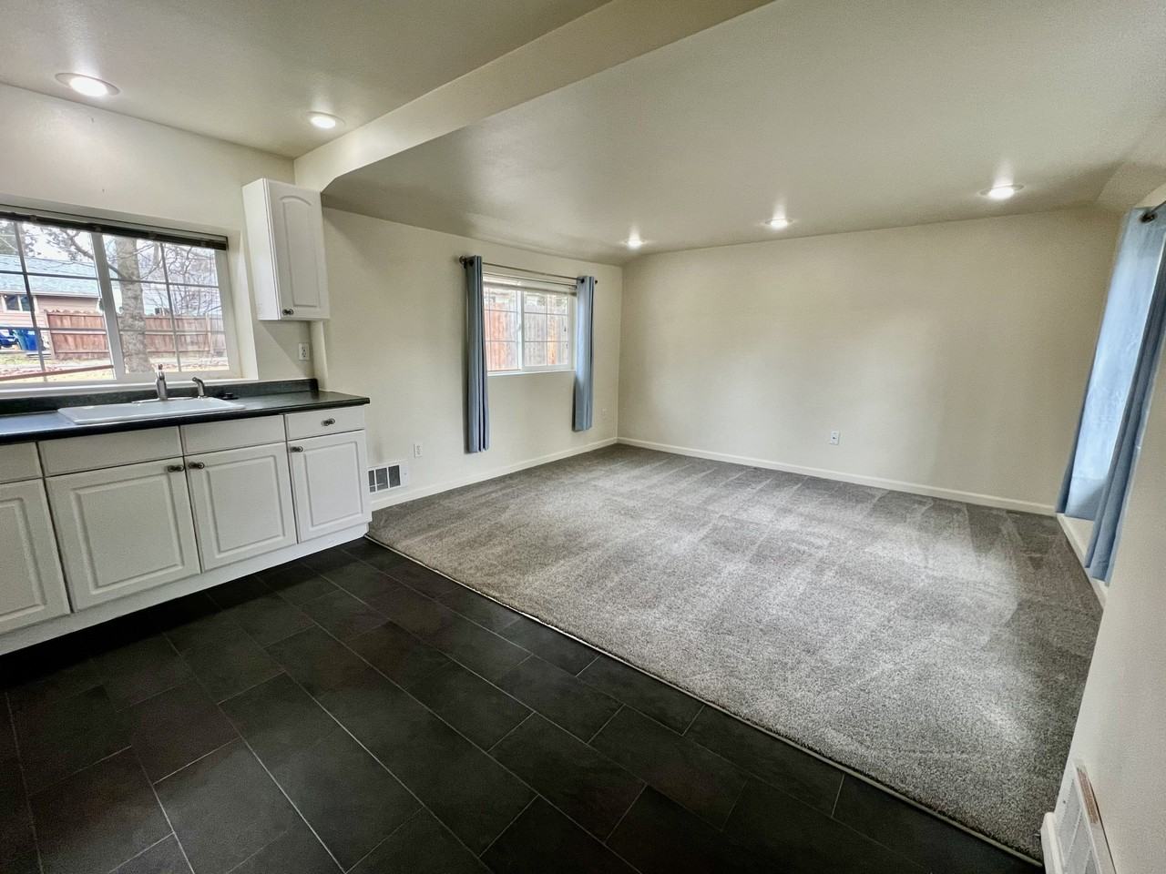 1601 E Coeur D Alene Ave #B - Photo 6 of 11