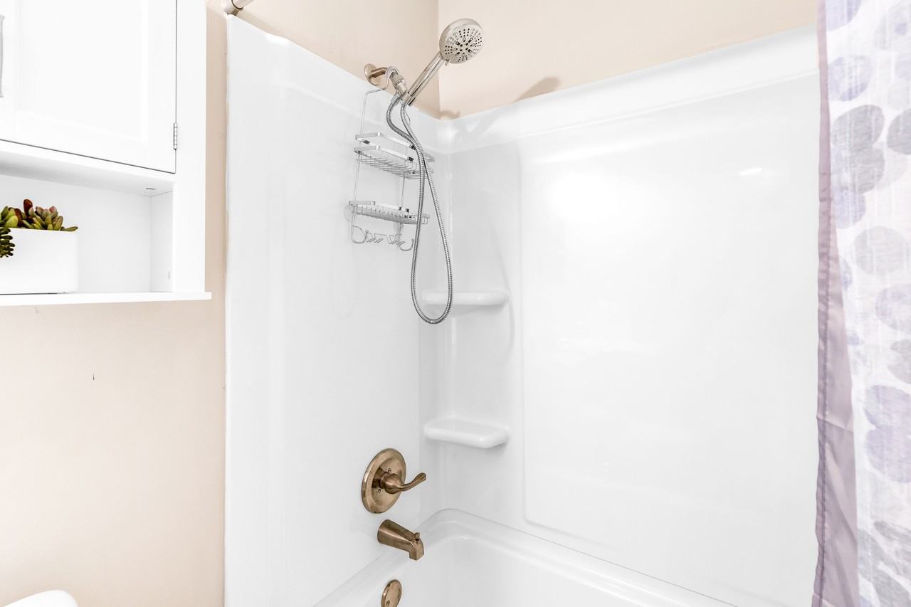 1235 Riverside Dr #E2 - Photo 6 of 10