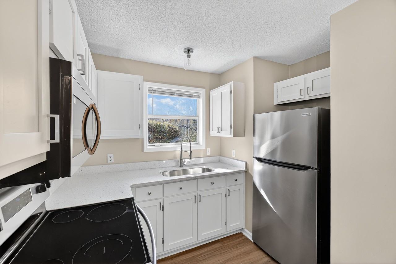 123 Bay Meadow Ct #123 - Photo 4 of 19