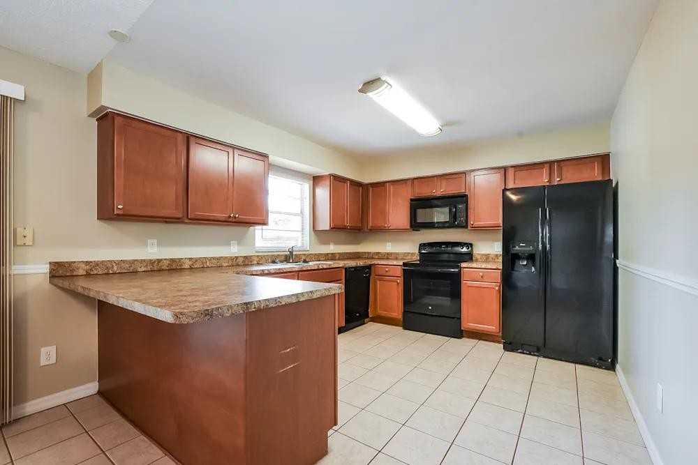 102 Laguna Ct #NA - Photo 2 of 7