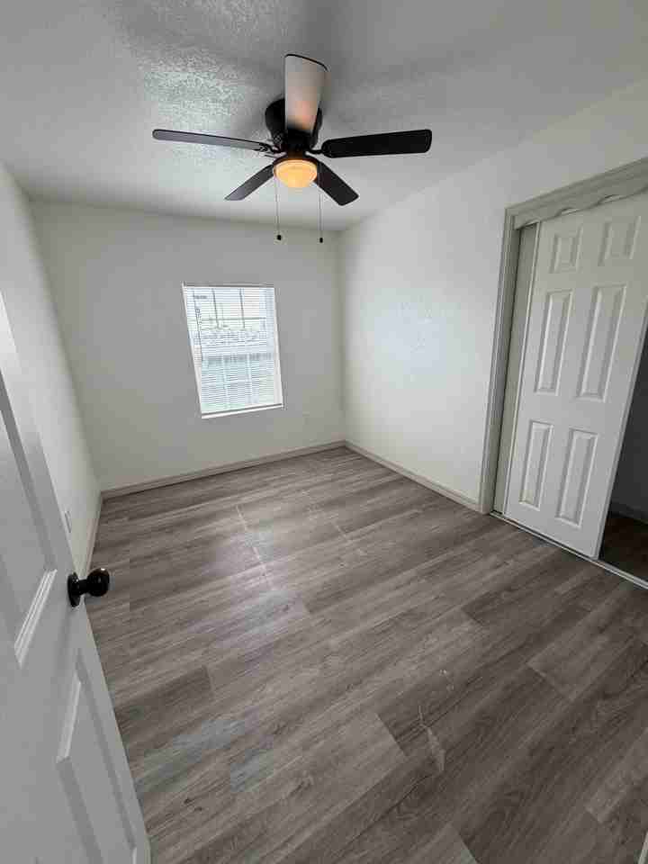 1415 Nw 44th St #NA - Photo 4 of 9