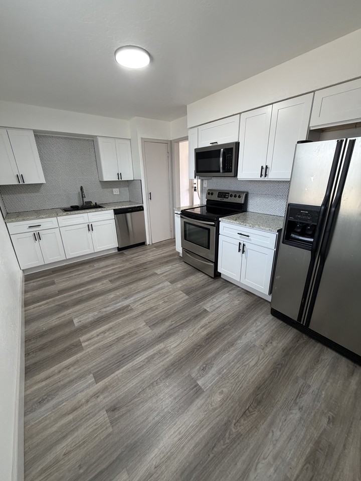 1415 Nw 44th St #NA - Photo 7 of 9