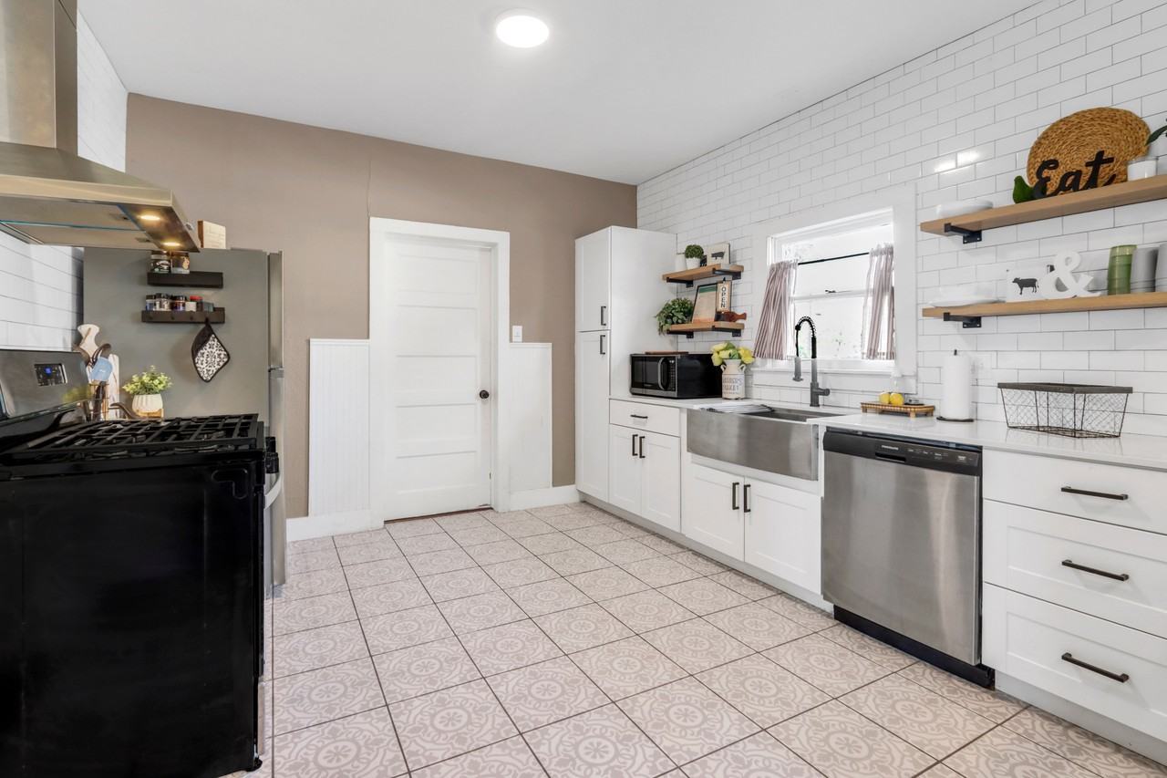 569 Wright Ave #NA - Photo 3 of 25