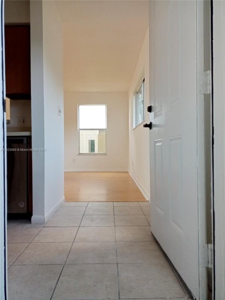 3477 Nw 44th St #106 - Photo 3 of 20