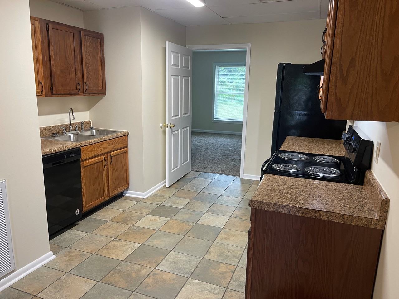 1021 Fall Creek Rd #10 - Photo 4 of 16