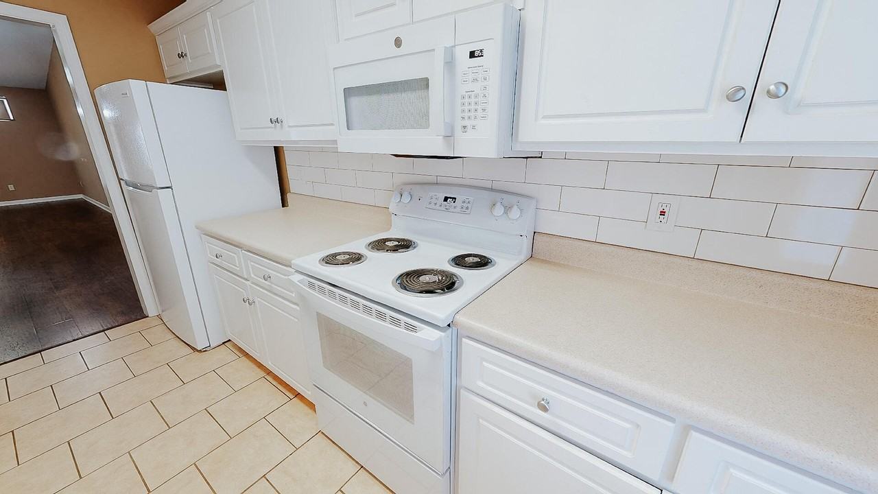 104 Queens Ct - Photo 6 of 18