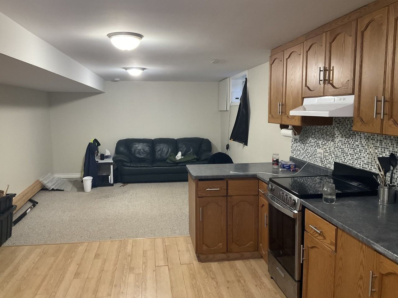 312 Victoria Rd N - Photo 2 of 11