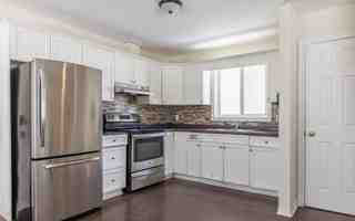 featured image of 138 Carlton St #1