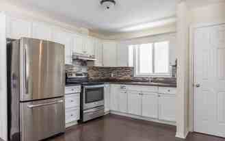 138 Carlton St - Photo 1 of 1