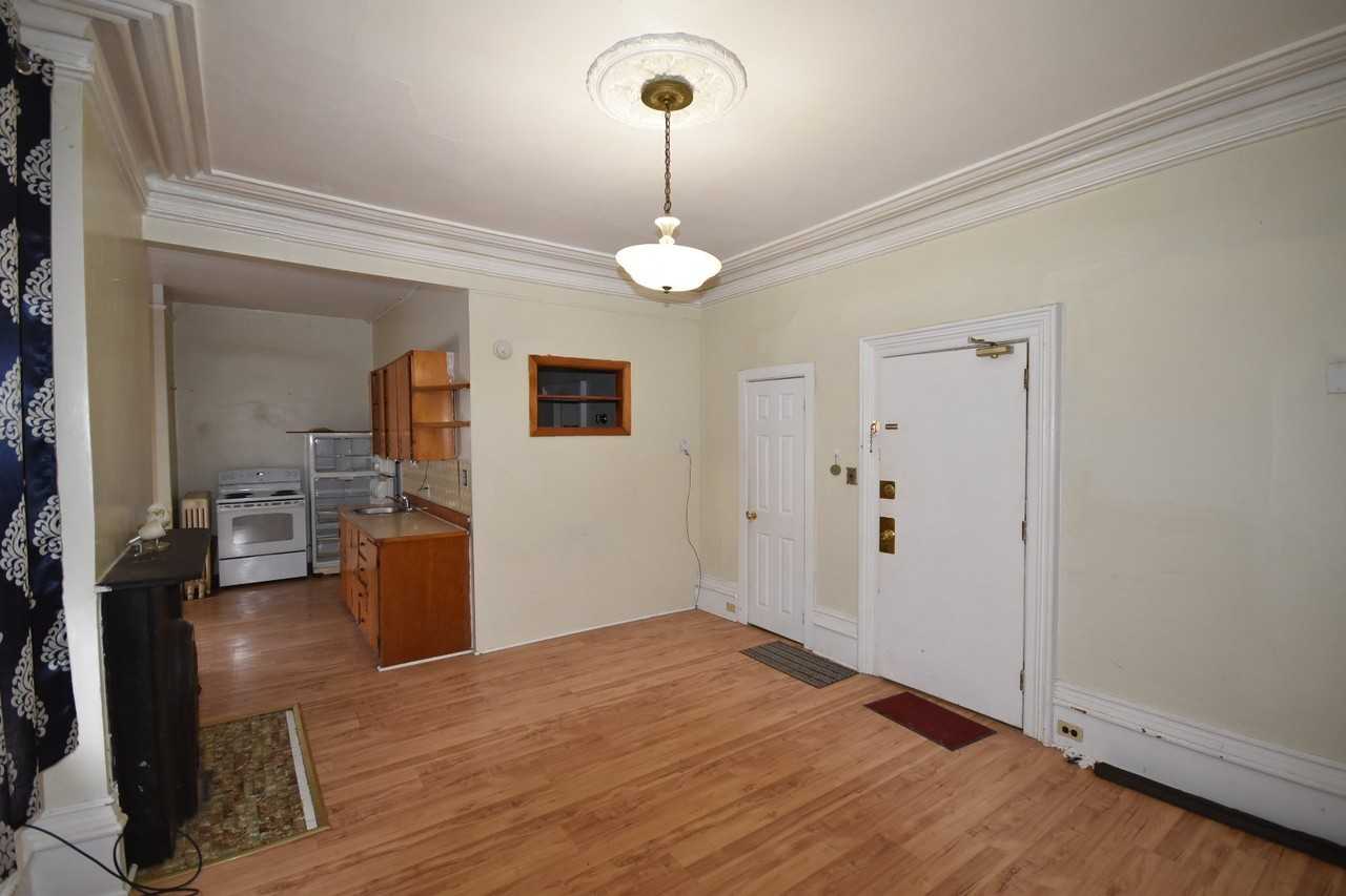 23 Glenelg St W - Photo 3 of 10