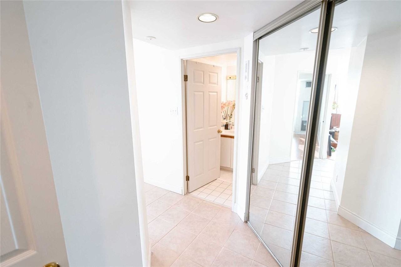 6 Humberline Dr - Photo 3 of 13