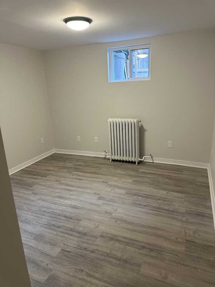 24 Gale Cres - Photo 2 of 7