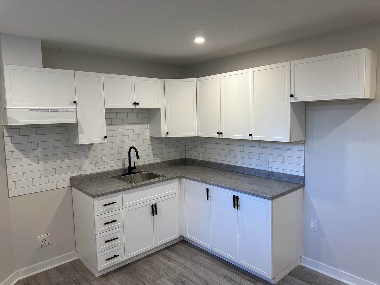 24 Gale Cres - Photo 3 of 7