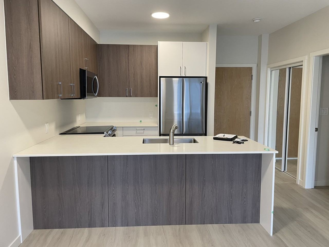 810 Orono Ave - Photo 3 of 11