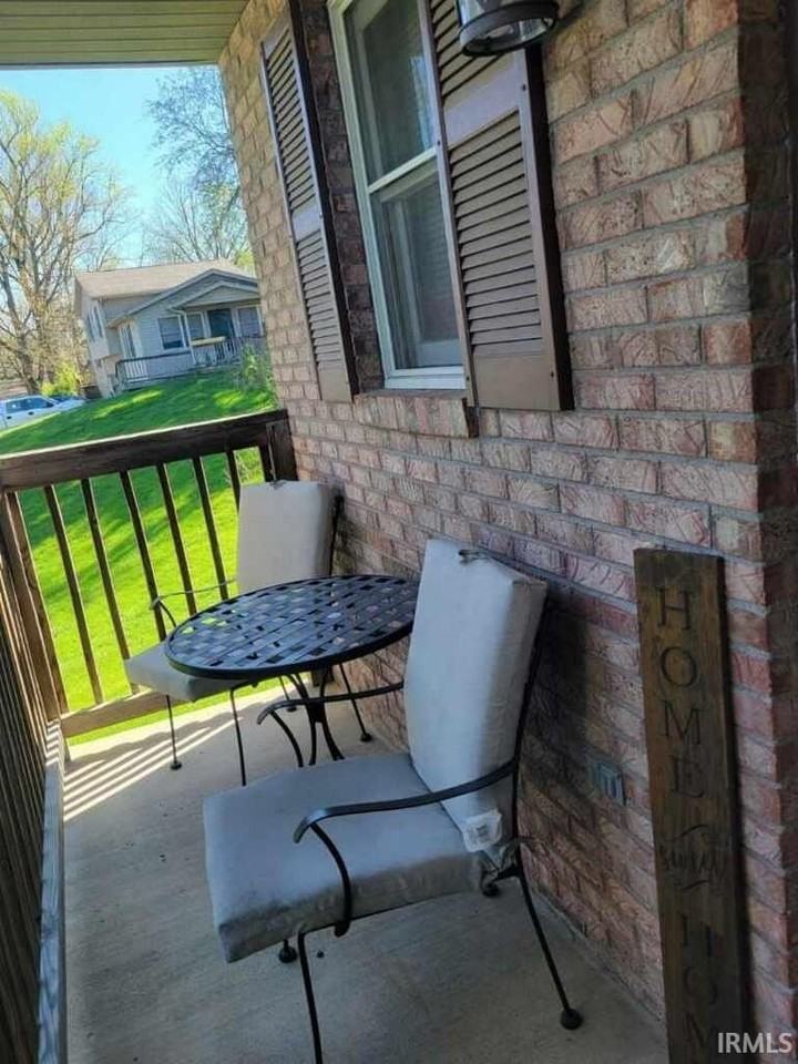 613 W Pine Ln - Photo 2 of 34